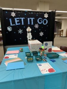 Card-making station at the Frozen-themed exam de-stress ‘Unstudy Spot’ at the GSIC.